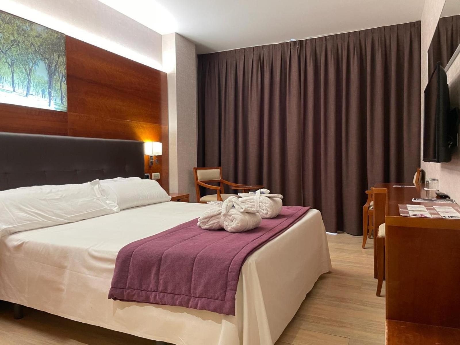 Hotel Balneario Valle Del Jerte Valdastillas Exterior photo