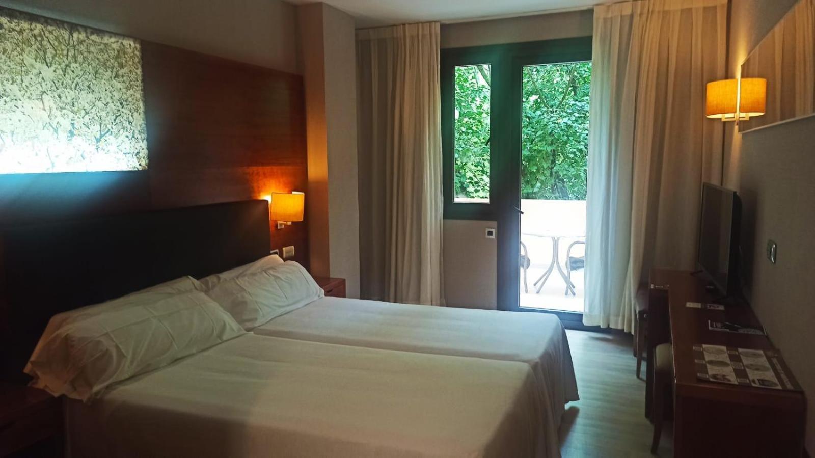 Hotel Balneario Valle Del Jerte Valdastillas Exterior photo